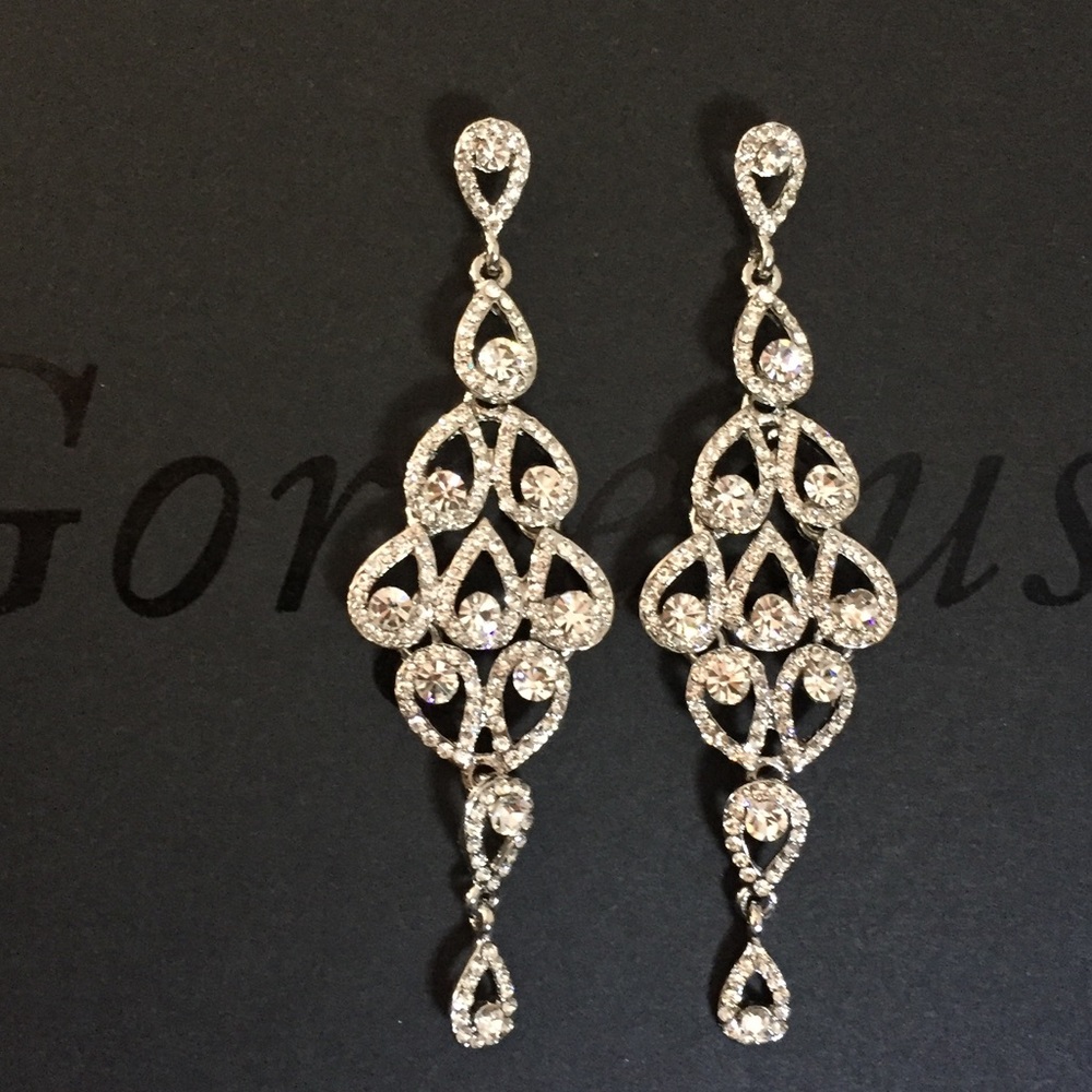 Prom, Brides! Gorgeous Crystal Drop Earrings. New!